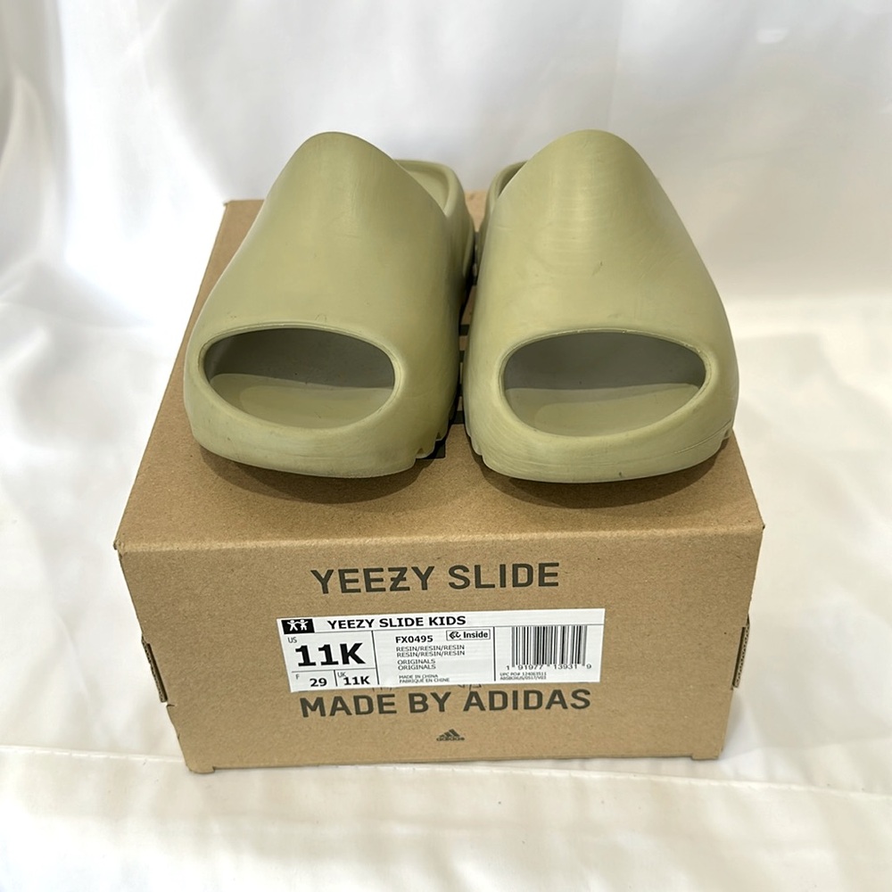 Yeezy slides kids
